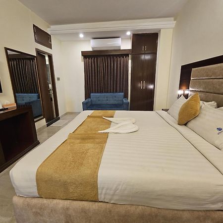 White Park Hotel & Suites Chittagong Esterno foto