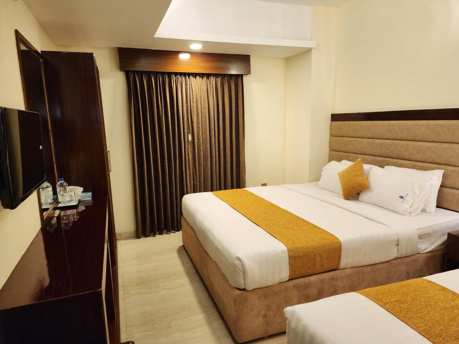 White Park Hotel & Suites Chittagong Esterno foto
