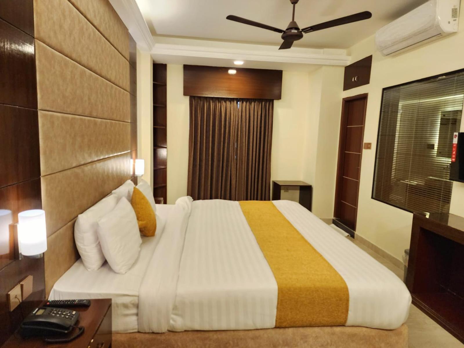 White Park Hotel & Suites Chittagong Esterno foto