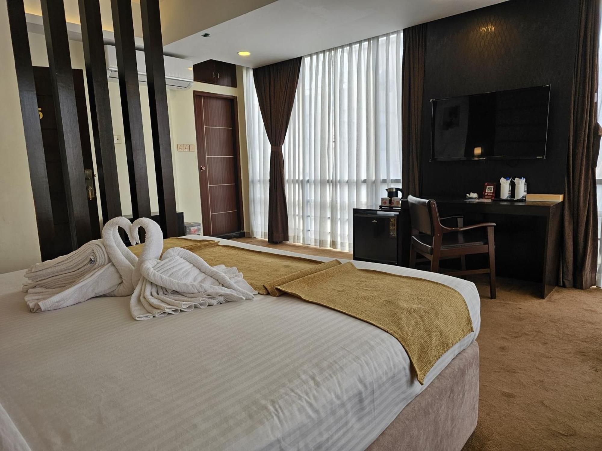 White Park Hotel & Suites Chittagong Esterno foto